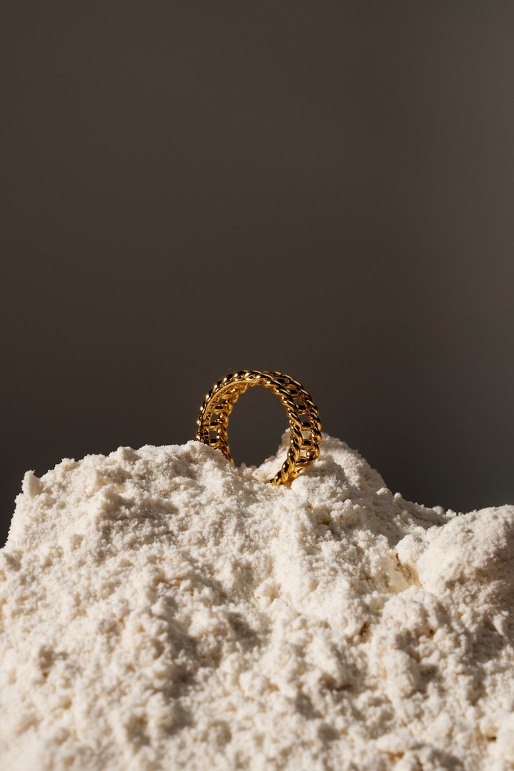 Nayra Crescent Moon Ring